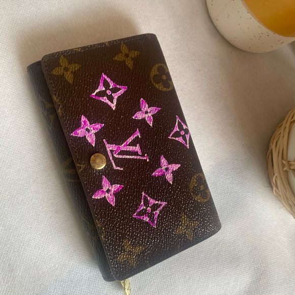 Authentic Lv monogram tresor wallet / custom hand painted and sealed. - Picture 3 of 10